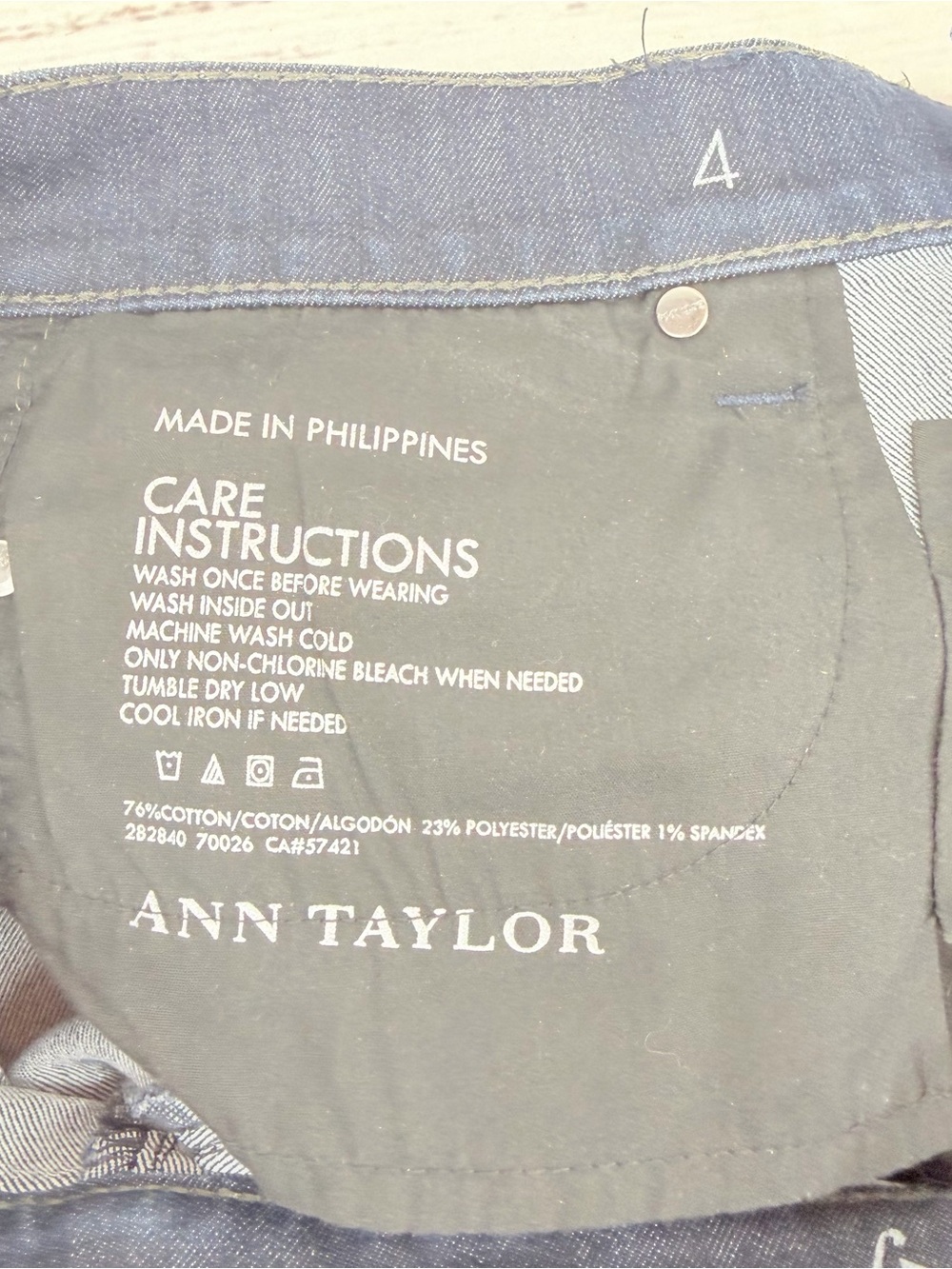 Ann Taylor Women’s size 4 Modern Fit Slim Straight Dark Wash Jeans - Picture 11 of 11